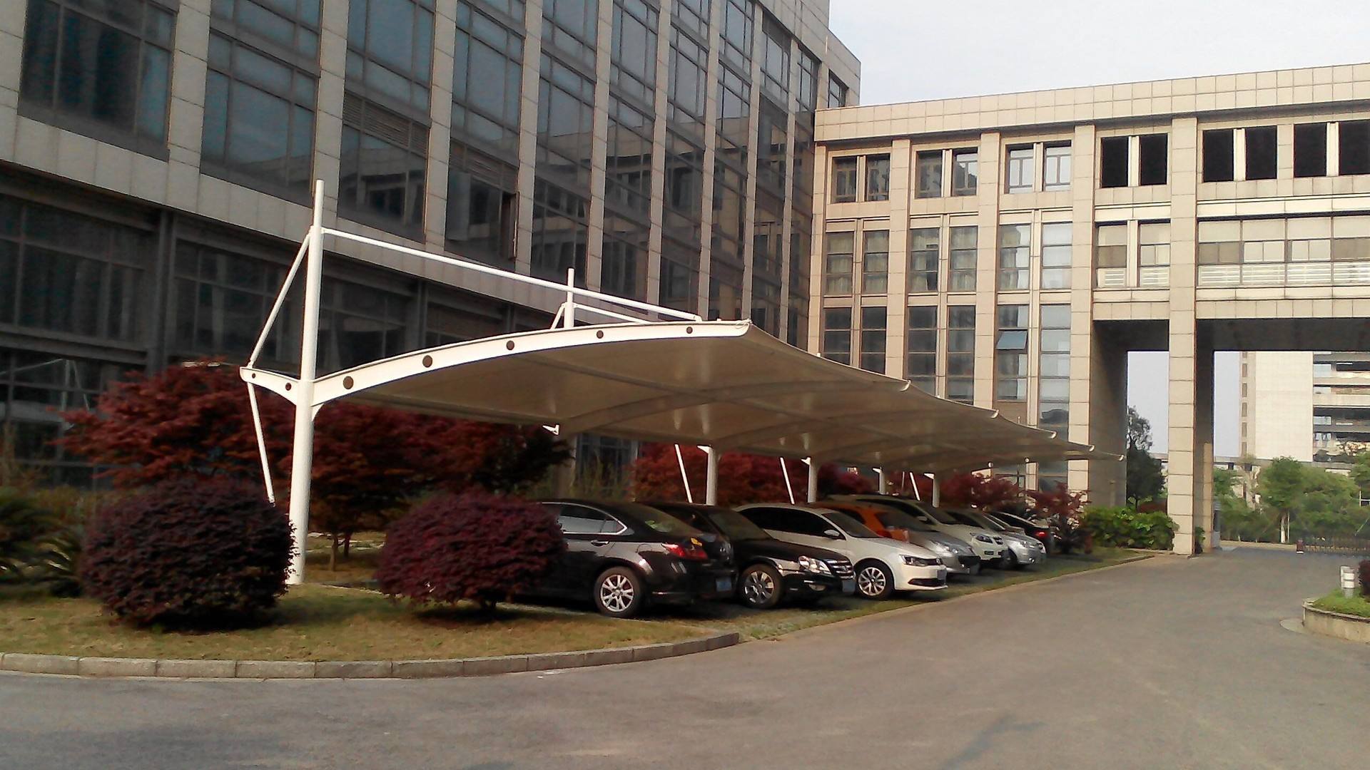 廣州越宏膜結構停車棚.jpg 廣州越宏膜結構停車棚.jpg